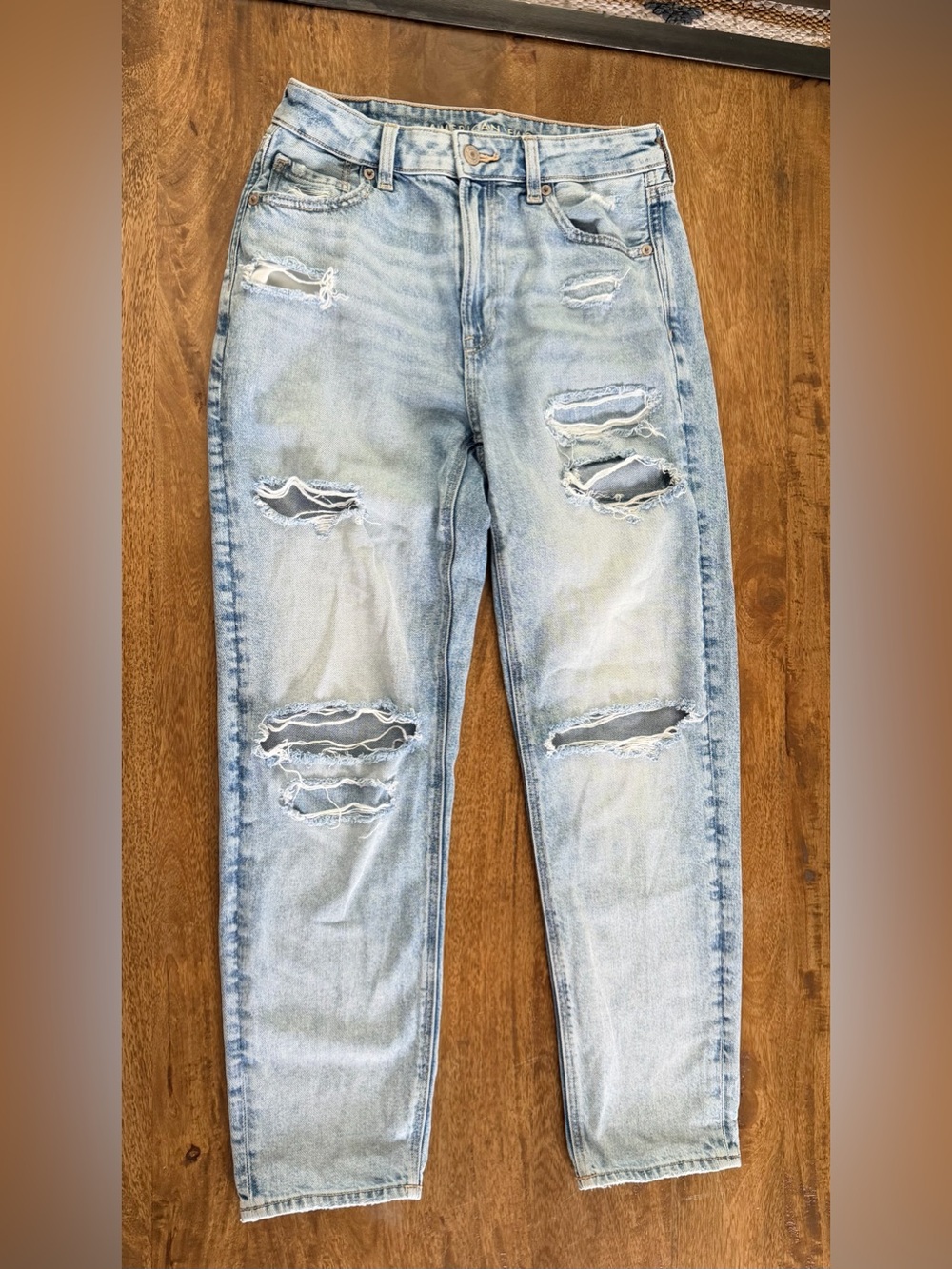 American Eagle Outfitters Light Blue Distressed Denim Jeans